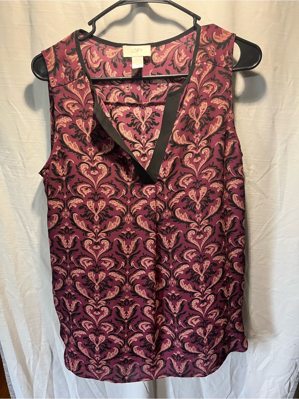 LOFT Pink and Black Damask V-Neck Sleeveless Shell